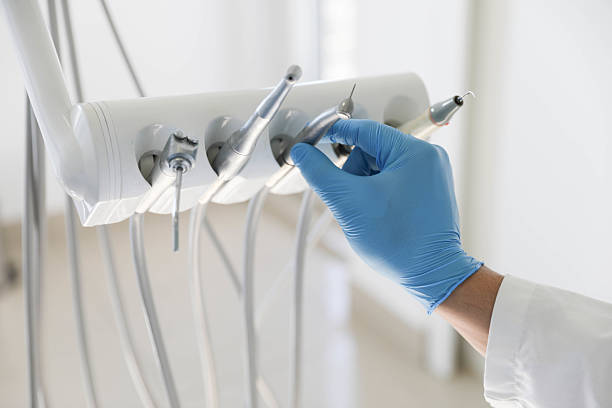 Professional Emergency Dentist technician working in Long Beach, WA